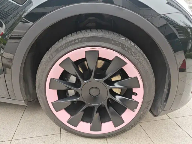 Tesla Model Y — Фото автомобиля 8