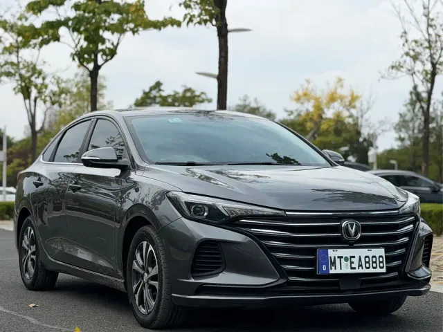 Changan Eado — Фото автомобиля 3