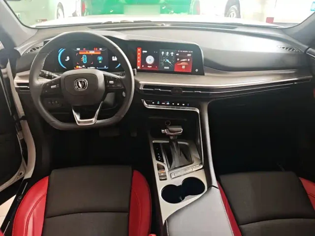 Changan CS35 Plus — Фото автомобиля 9