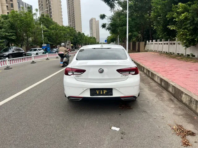 Buick Regal — Фото автомобиля 8