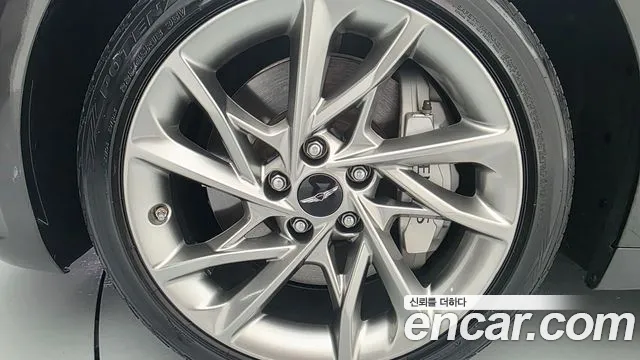 Genesis G70 New — Фото автомобиля 20
