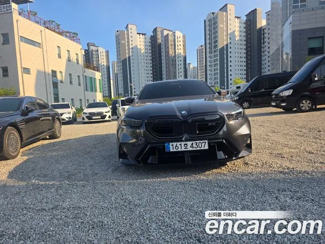 Фотография автомобиля — BMW M5 G90