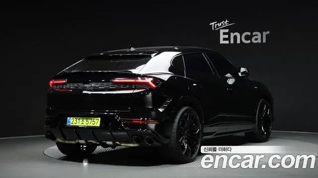 Lamborghini Urus — Фото автомобиля 2
