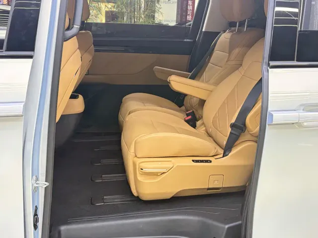 GAC Trumpchi E8 — Фото автомобиля 11