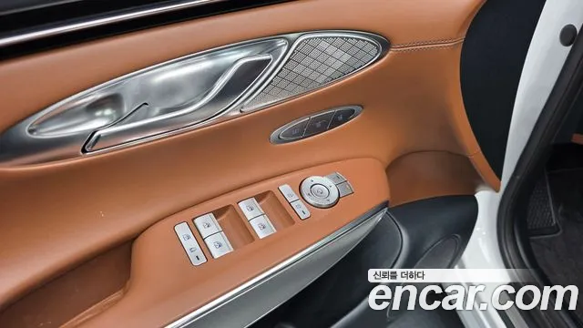 Genesis GV70 — Фото автомобиля 27