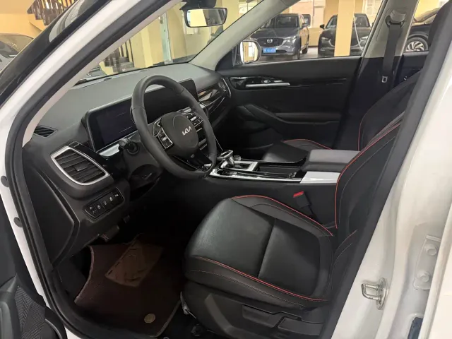 Kia Seltos — Фото автомобиля 12