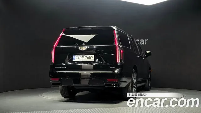 Cadillac Escalade 5th Gen — Фото автомобиля 4