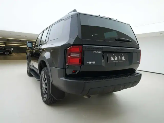 Toyota Prado — Фото автомобиля 4