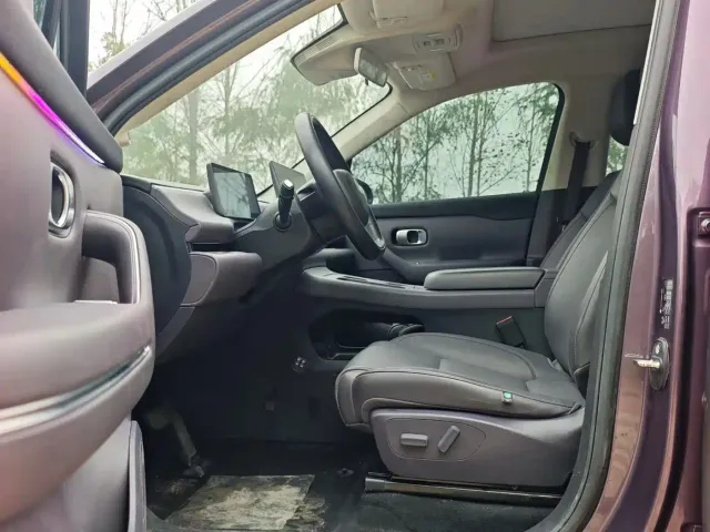 Leapmotor C10 — Фото автомобиля 4