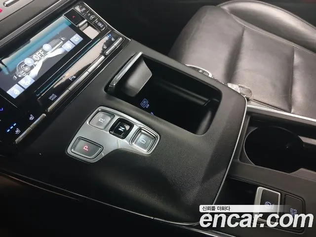 Hyundai Grandeur New — Фото автомобиля 12