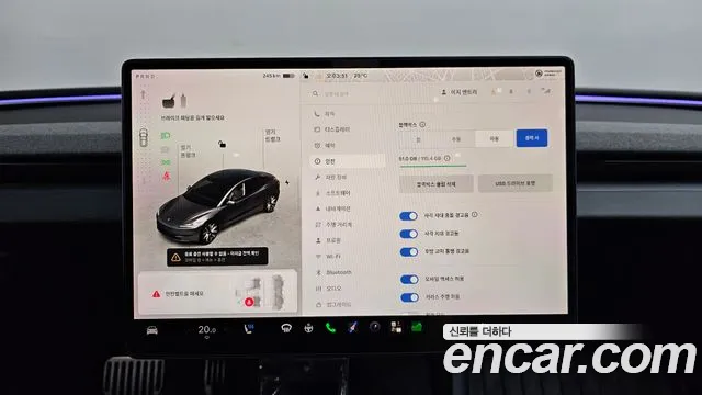 Tesla Model 3 — Фото автомобиля 29