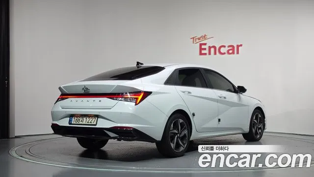 Hyundai Avante — Фото автомобиля 2
