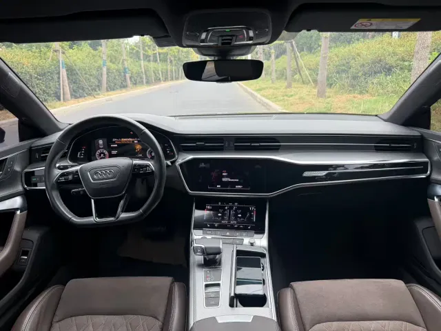 Audi A7L — Фото автомобиля 5