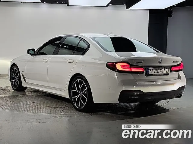 BMW 5 Series G30 — Фото автомобиля 3