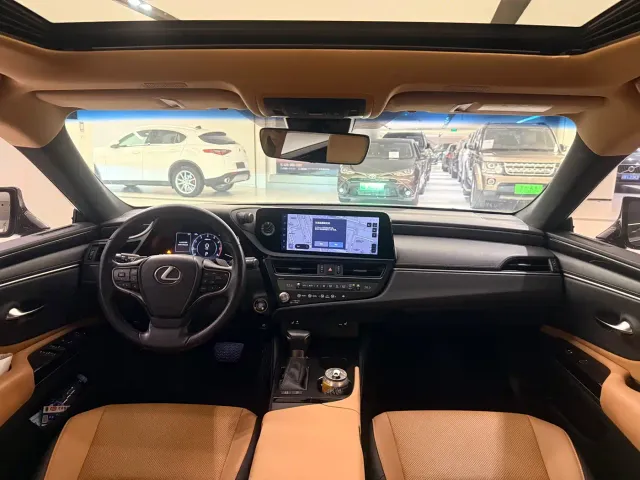 Lexus ES — Фото автомобиля 9