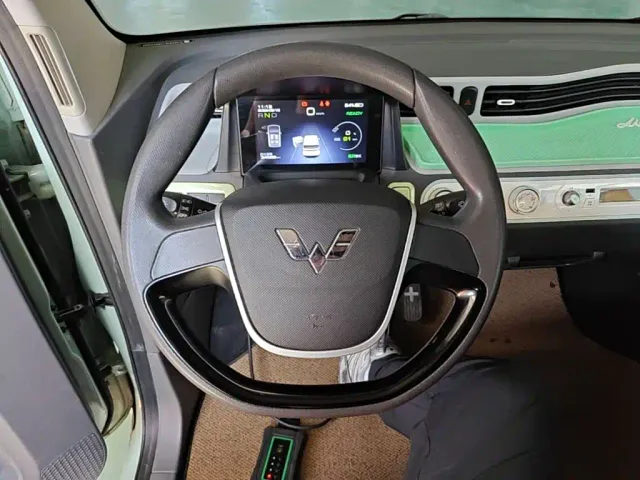 Wuling Hongguang Mini EV — Фото автомобиля 10