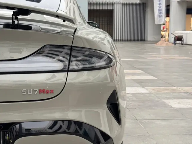 Xiaomi SU7 — Фото автомобиля 14