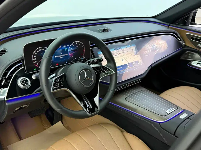 Mercedes-Benz E-Class — Фото автомобиля 4