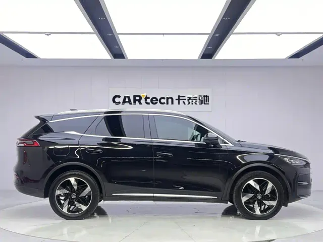 BYD Tang — Фото автомобиля 6