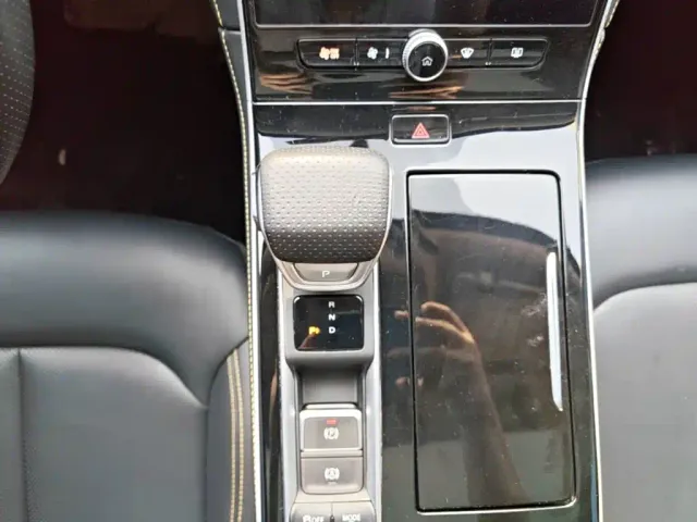 Roewe i6 MAX EV — Фото автомобиля 13