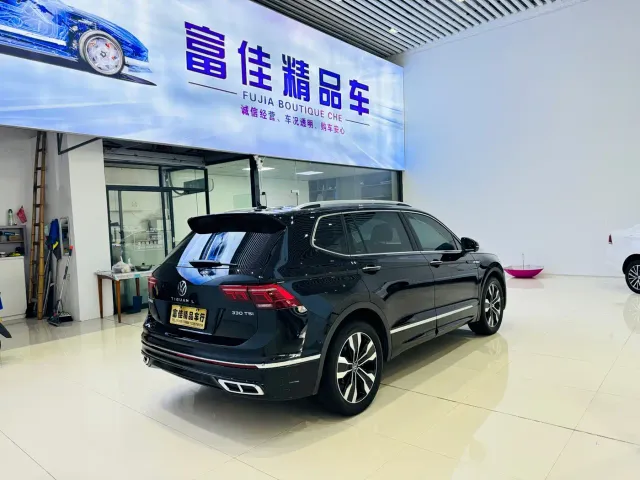 Volkswagen Tiguan L — Фото автомобиля 5