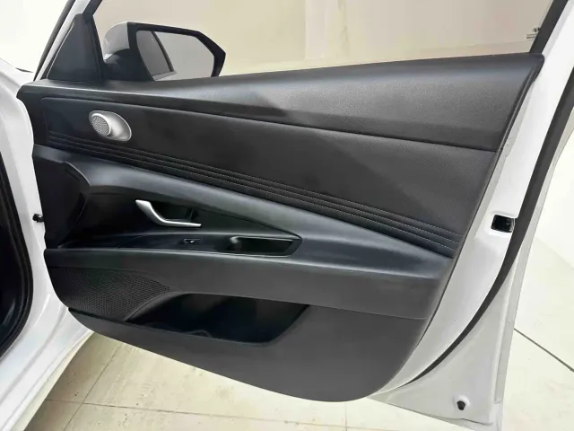Hyundai Elantra — Фото автомобиля 17