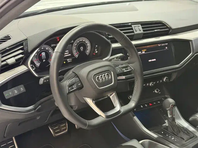 Audi Q3 — Фото автомобиля 15