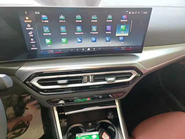 BMW i4 — Фото автомобиля 12