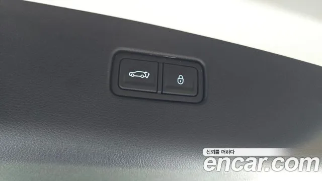 Genesis GV70 — Фото автомобиля 17