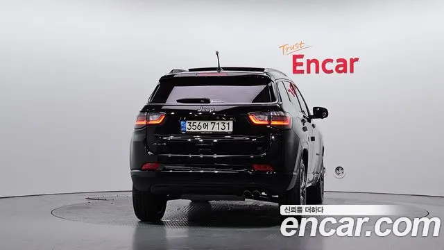 Jeep Compass — Фото автомобиля 4