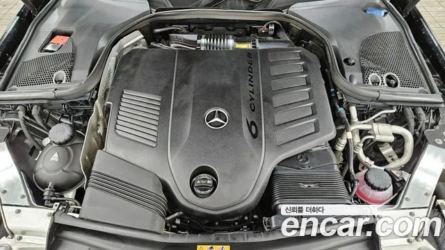 Mercedes-Benz E-Class — Фото автомобиля 6