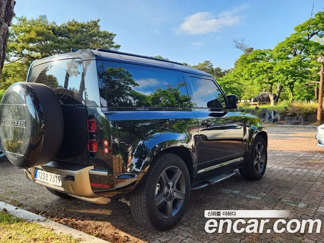 Land Rover Defender — Фото автомобиля 6