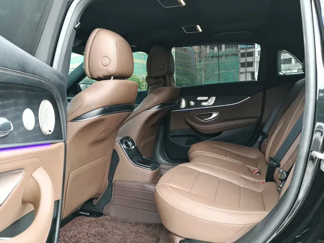 Mercedes-Benz E-Class — Фото автомобиля 9