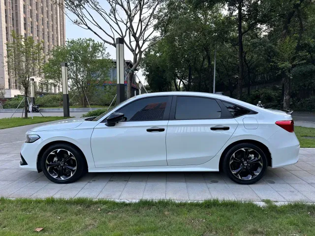 Honda Civic 2023 240TURBO CVT Dynamic Edition — Фото автомобиля 4