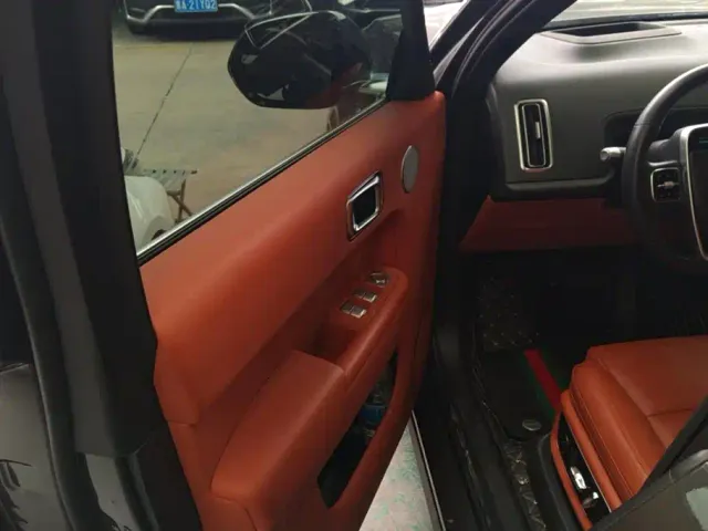 Li Auto L8 — Фото автомобиля 7