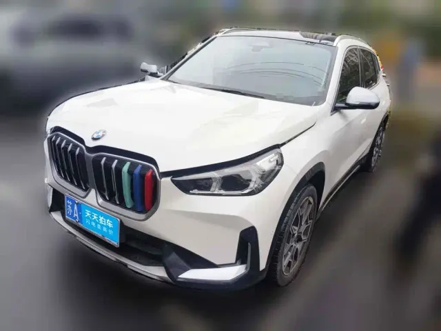 Фотография автомобиля — BMW X1