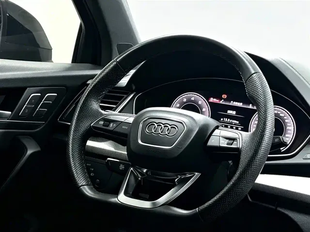 Audi Q5L — Фото автомобиля 11