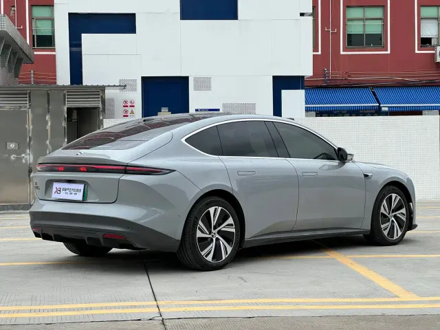 Nio ET5 — Фото автомобиля 8