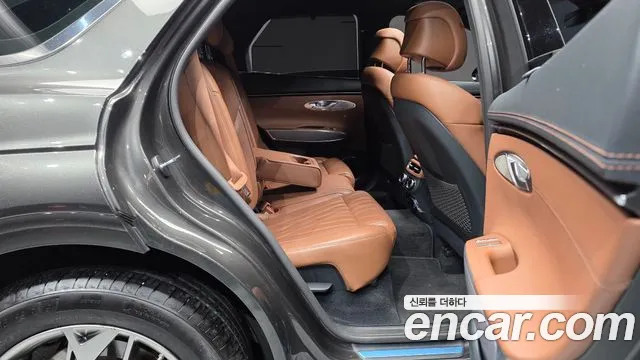 Genesis GV70 2.5T Бензин AWD — Фото автомобиля 11