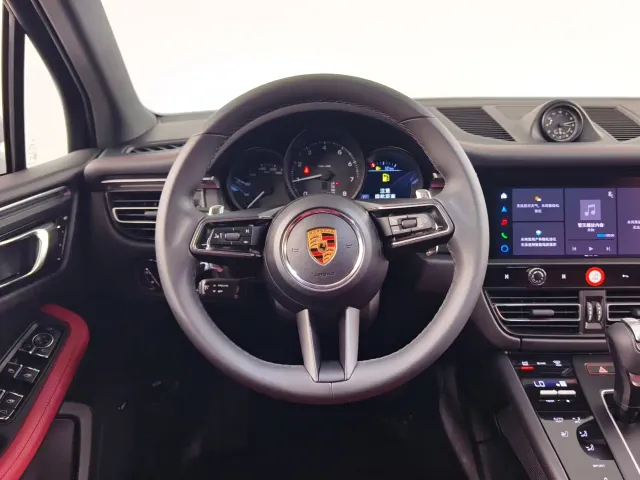 Porsche Macan — Фото автомобиля 12