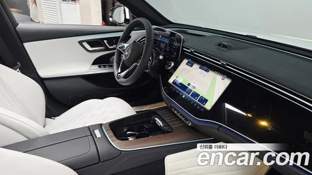 Mercedes-Benz E-Class — Фото автомобиля 17