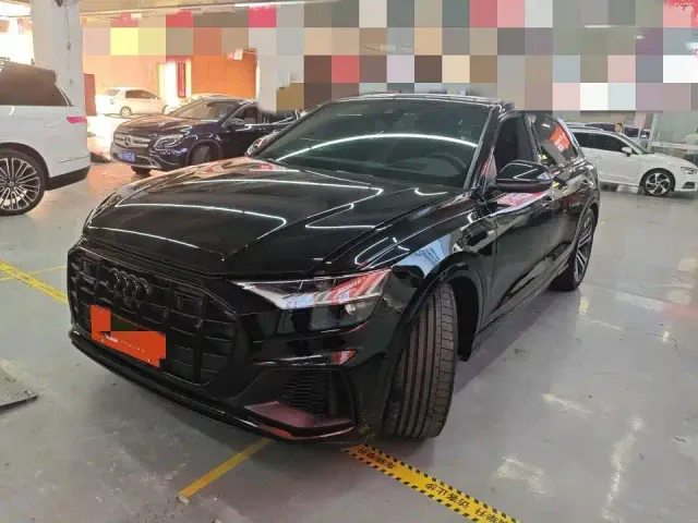 Фотография автомобиля — Audi Q8