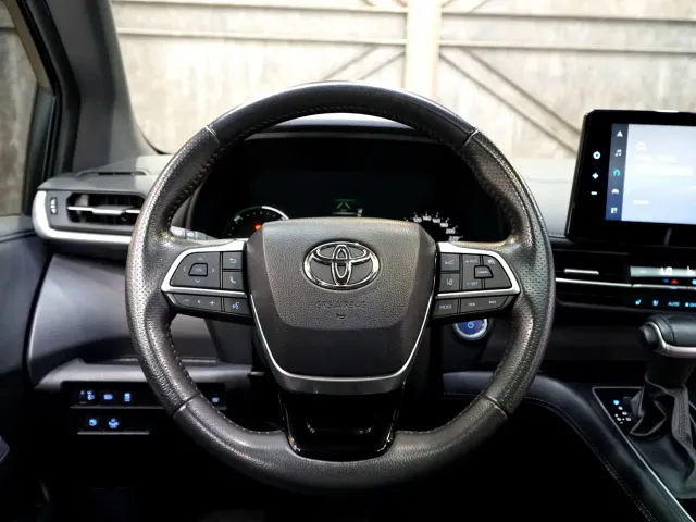 Toyota Sienna — Фото автомобиля 15