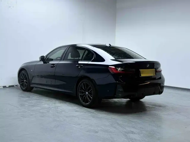 BMW 3 Series — Фото автомобиля 4