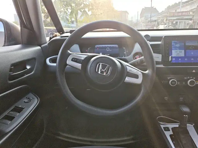 Honda Fit — Фото автомобиля 6
