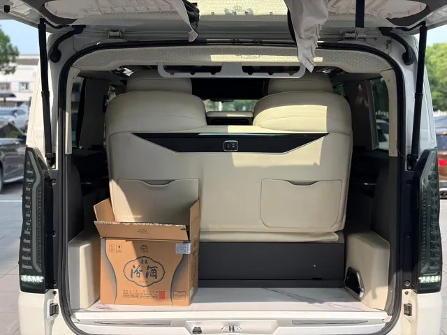 Toyota HIACE — Фото автомобиля 7