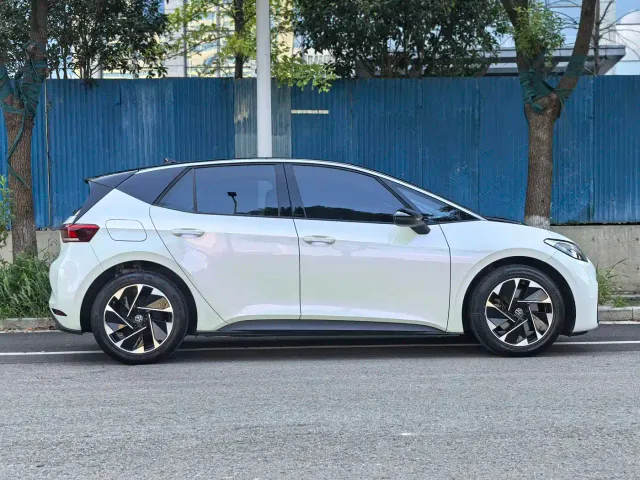 Volkswagen ID.3 — Фото автомобиля 4