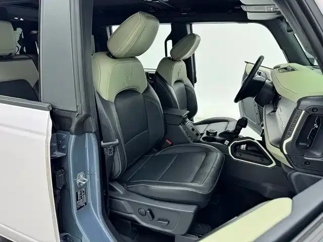 Ford Bronco — Фото автомобиля 10