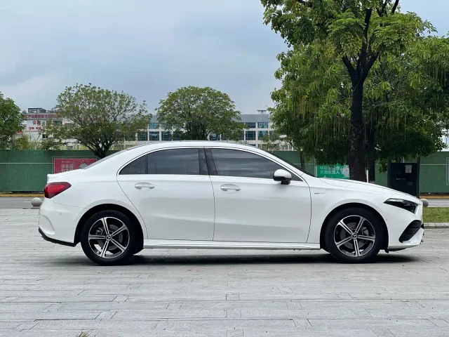 Mercedes-Benz A-Class — Фото автомобиля 3