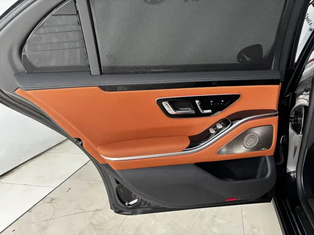 Mercedes-Benz S-Class — Фото автомобиля 18